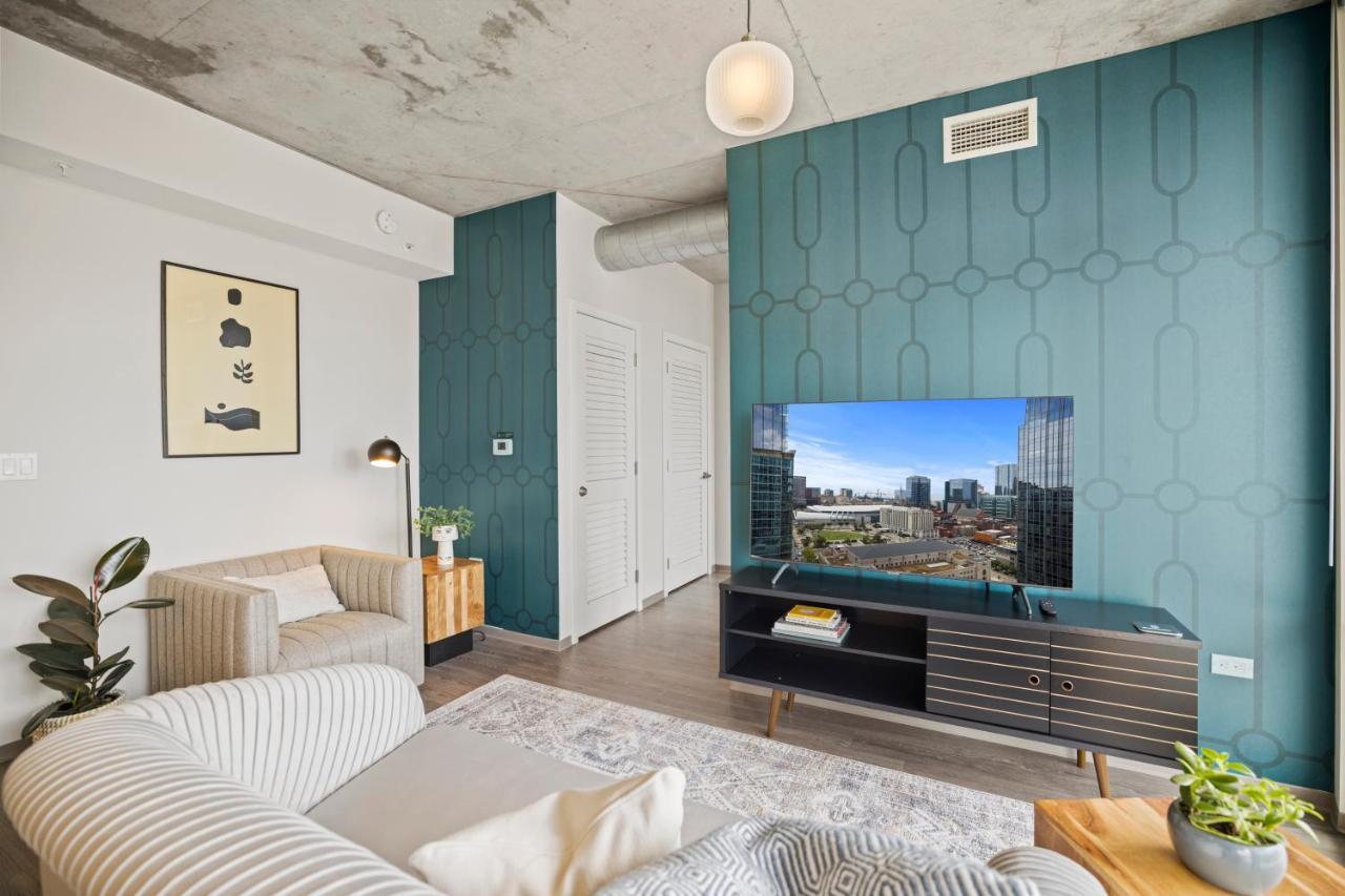Placemakr Premier Sobro NashvilleNashville  Kültér fotó A staged living room