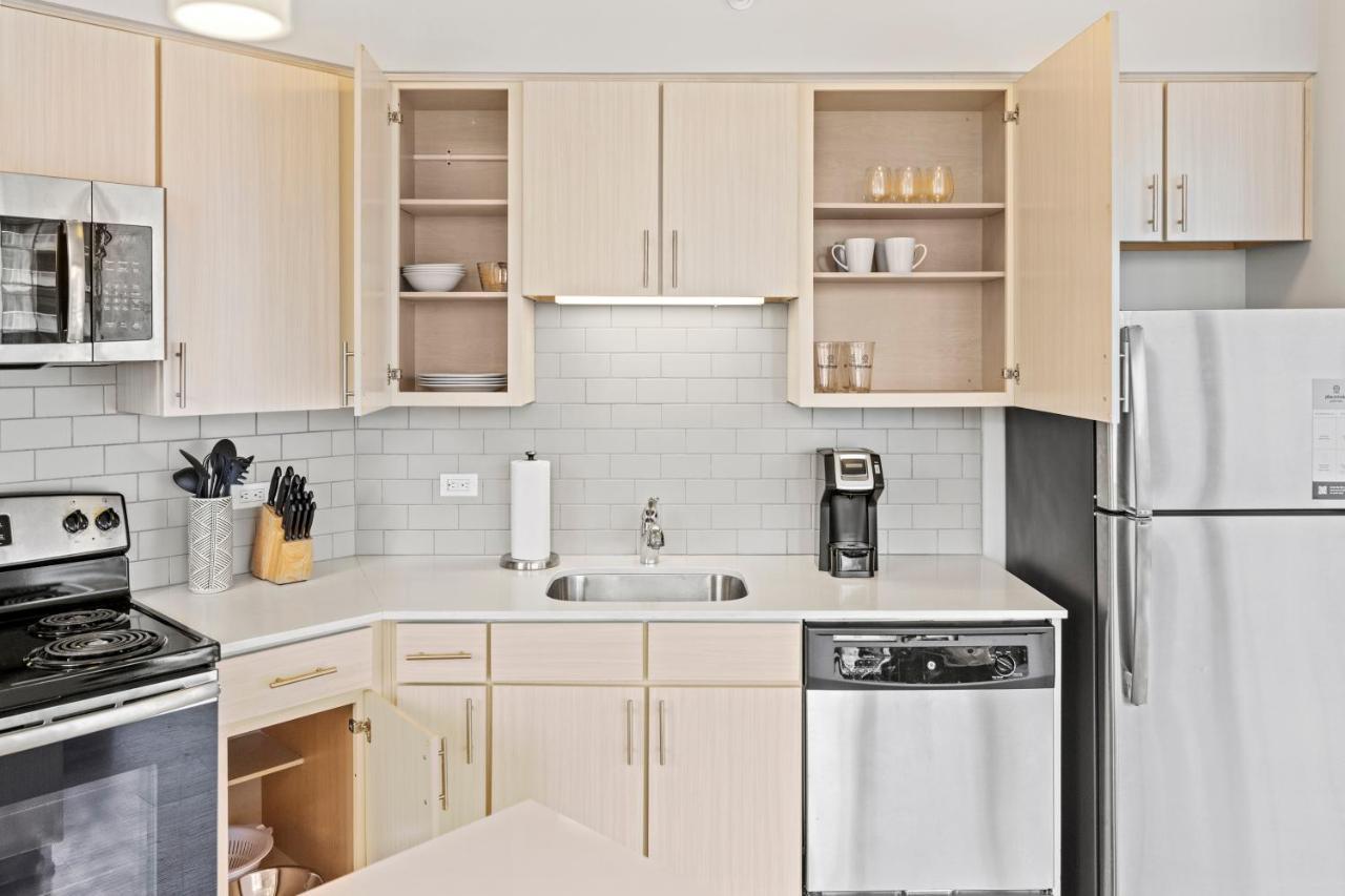 Placemakr Premier Sobro NashvilleNashville  Kültér fotó A typical kitchen