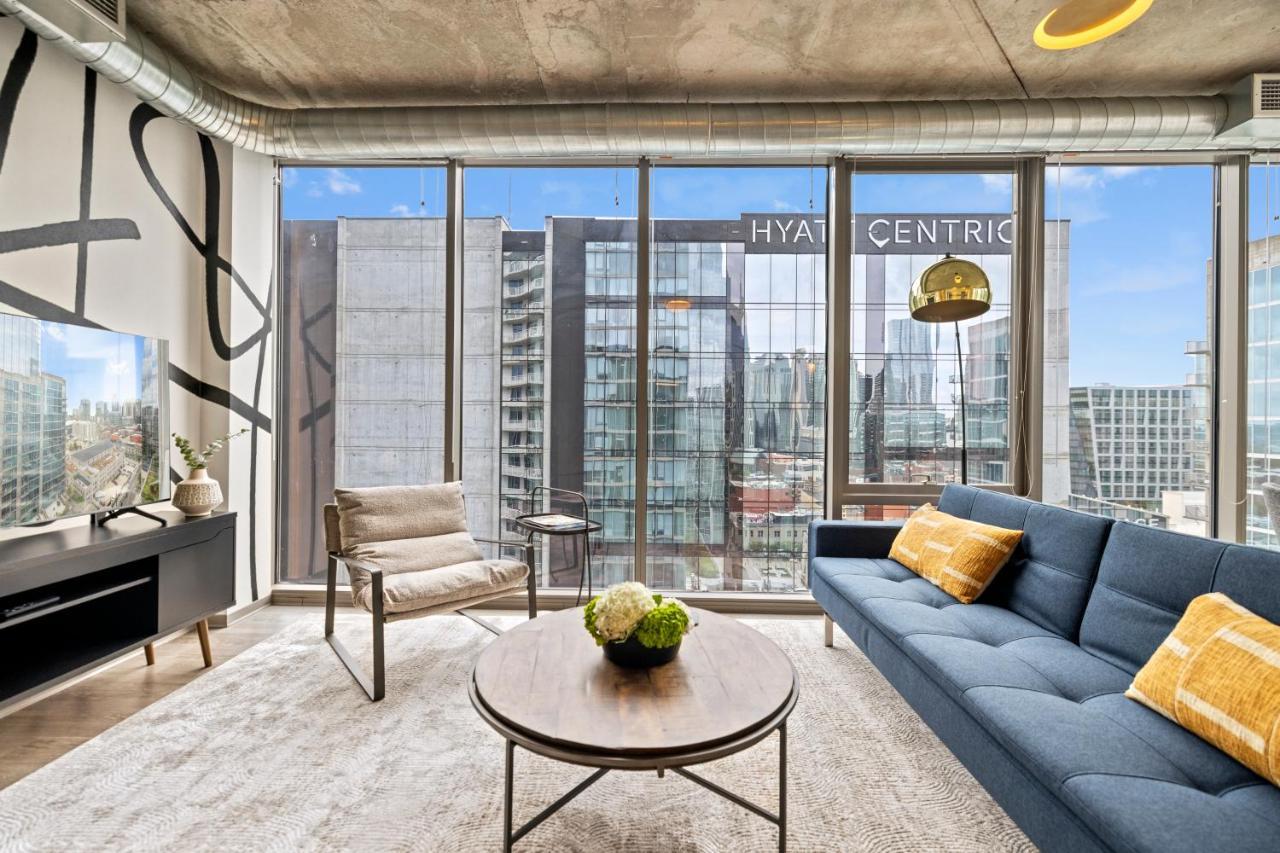 Placemakr Premier Sobro NashvilleNashville  Kültér fotó A staged living room