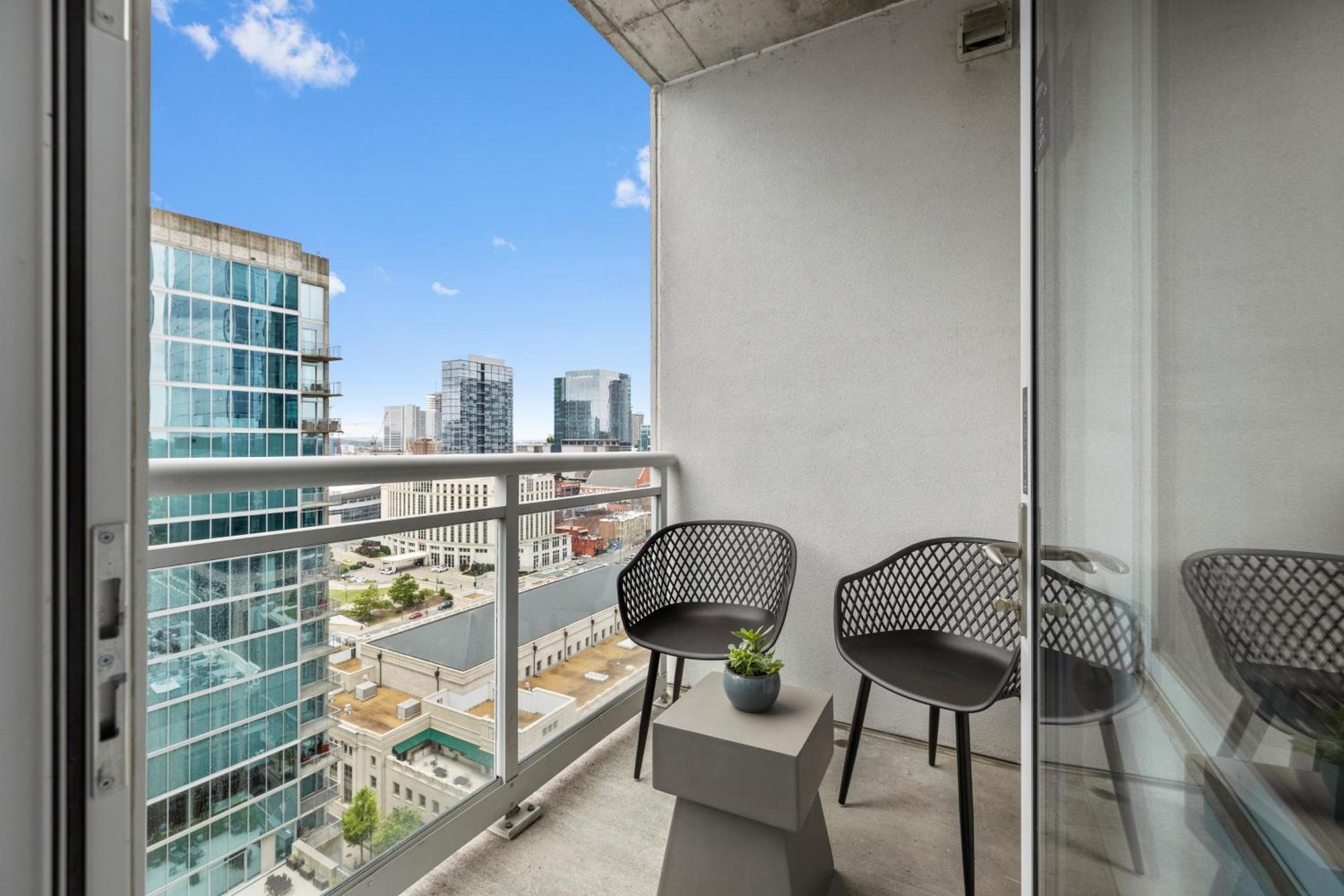 Placemakr Premier Sobro NashvilleNashville  Kültér fotó Balcony
